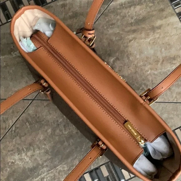 Michael Kors Bags Michael Kors Jet Set Shoulder - Picture 12 of 16